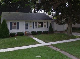 517 N 6th Ave E, Newton, IA 50208