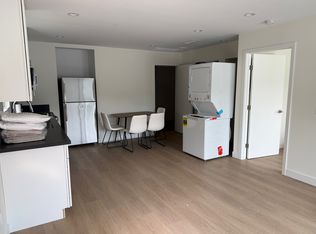 5815 3/4 Tampa Ave, Tarzana, CA 91356