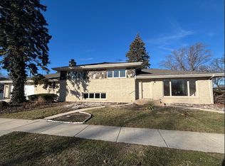 2858 Kensington Ave, Westchester, IL 60154