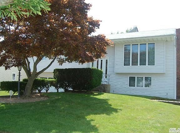 3rd image of 20 Burns Ln