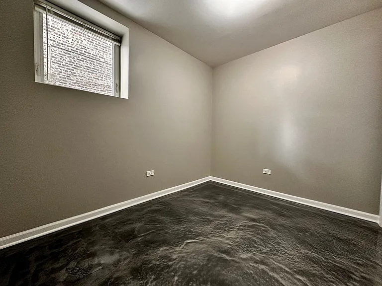Amazing 4-bed Duplex by UIC — Photo 31