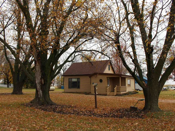 518 Boyden St, Webb, IA 51366