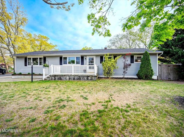 20 Sylvan Lake Boulevard, Bayville, NJ 08721