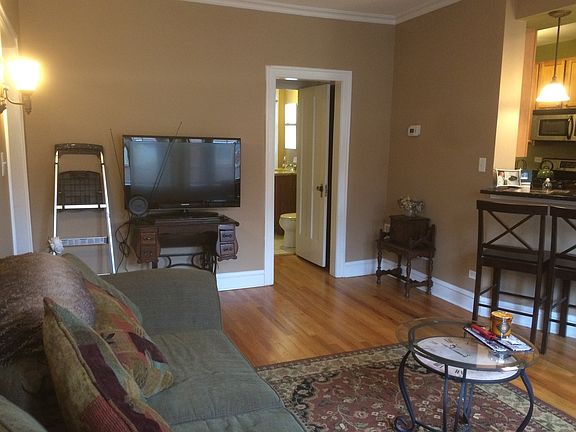 3rd image of 219 N Oak Park Ave APT 3W