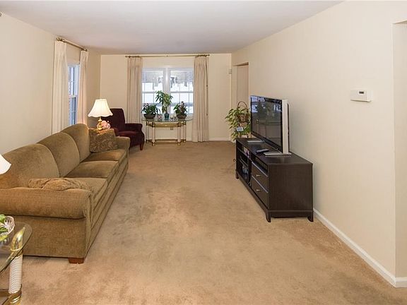 2nd image of 1517 Burroughs Dr