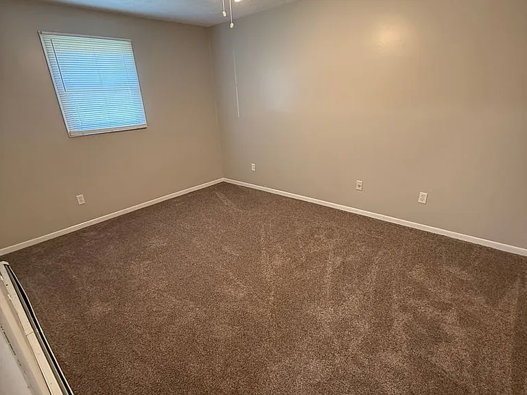 918 Pearson Cir #2 — Photo 8