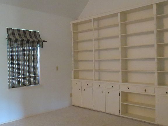 5th image of 4601 Coventry Ln