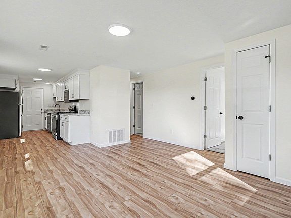 5th image of 528 Imus Dr