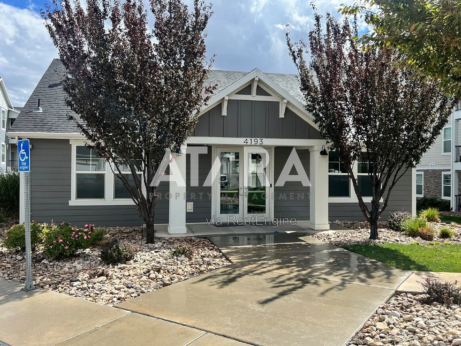 3 bed, 2.0 bath, 1272 sqft, $1,675 — Photo 2