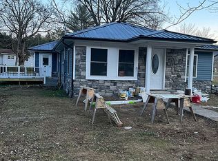 220 Central Ave, White Sulphur Springs, WV 24986