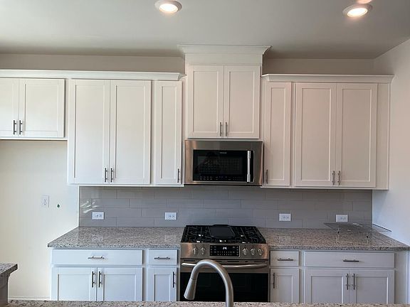 3rd image of 1616 Avery Way #32