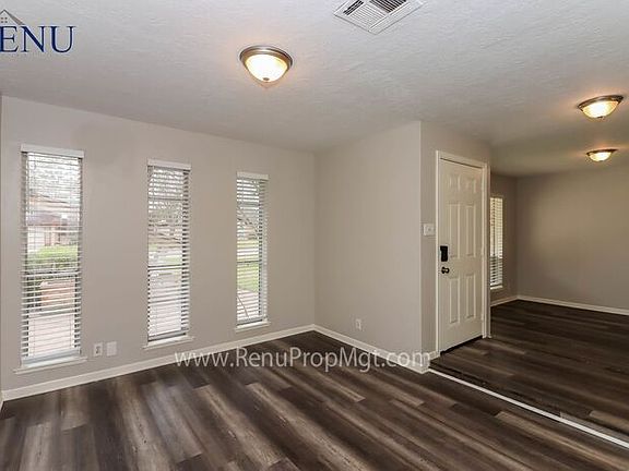3rd image of 506 Orleans St