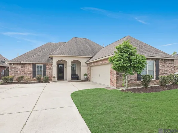 39035 Old Tree Dr, Prairieville, LA 70769