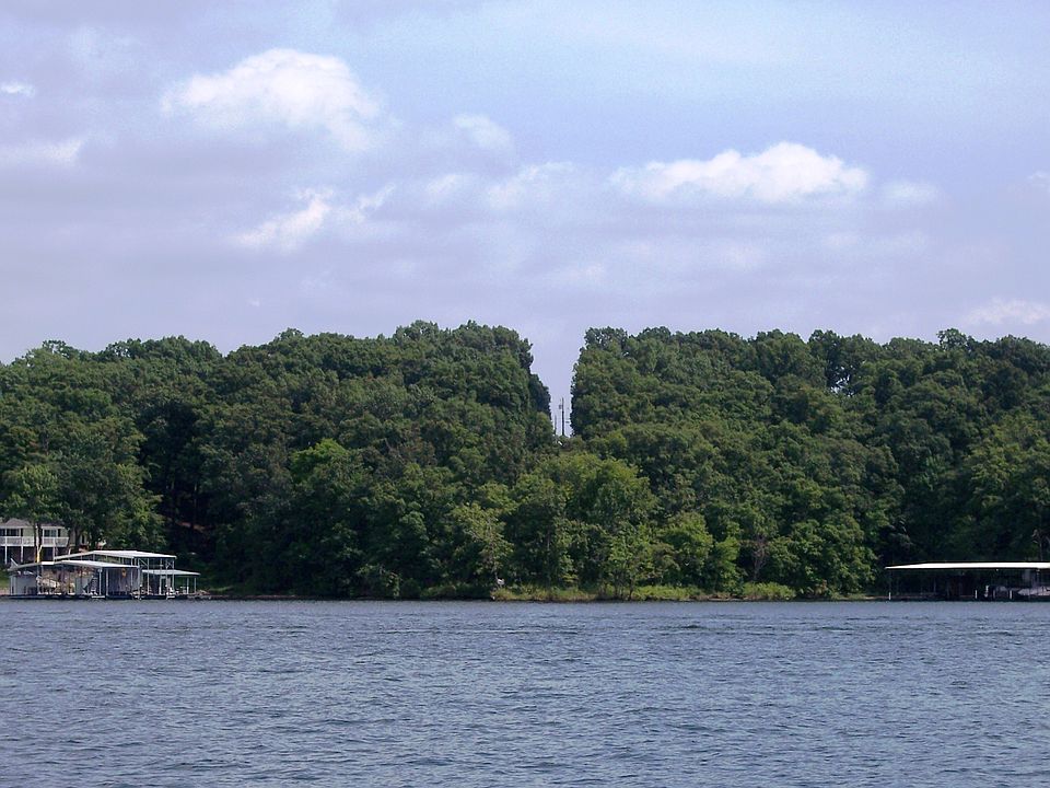 700' Waterfront & 4.6 Acres!