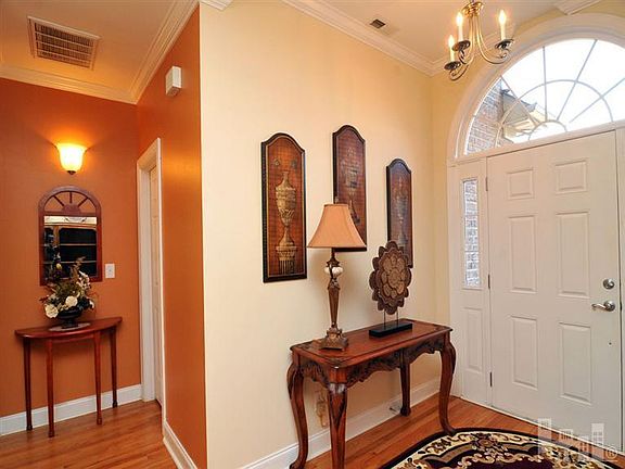 2nd image of 1010 Bradbury Ct