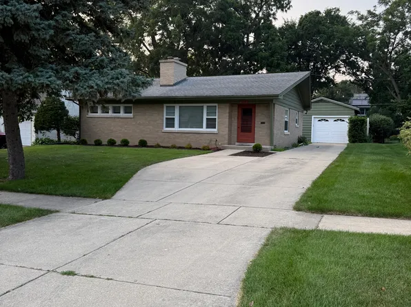 1029 E Liberty Dr, Wheaton, IL 60187