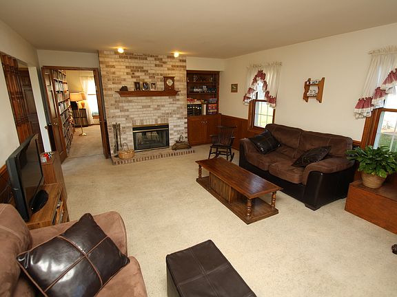 2nd image of W226N2772 Foxwood Ln
