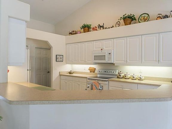 3rd image of 2286 Sonoma Dr