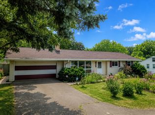 6229 10th St N, Oakdale, MN 55128