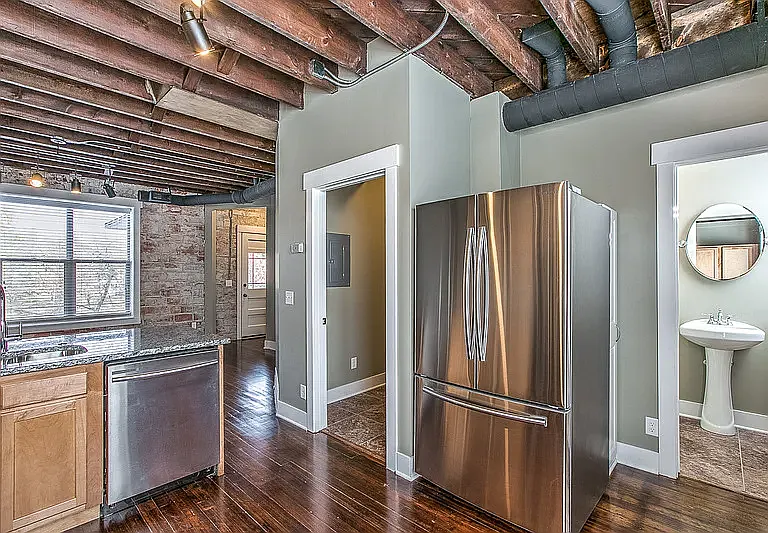 2 bed, 1.5 bath, 1100 sqft, $1,450 — Photo 3