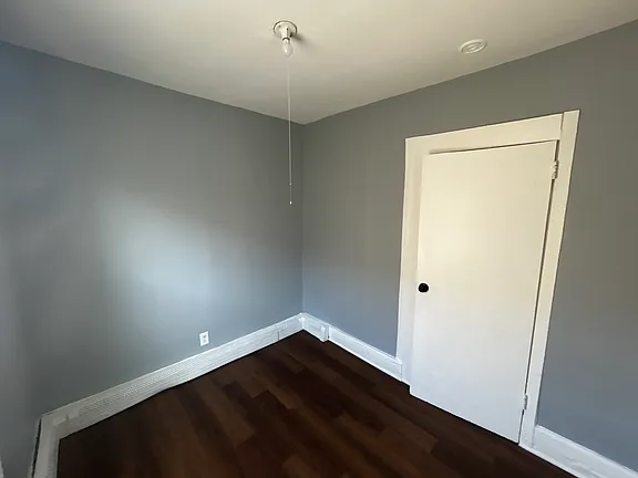 160 Oak St #4 — photo 5 of 6