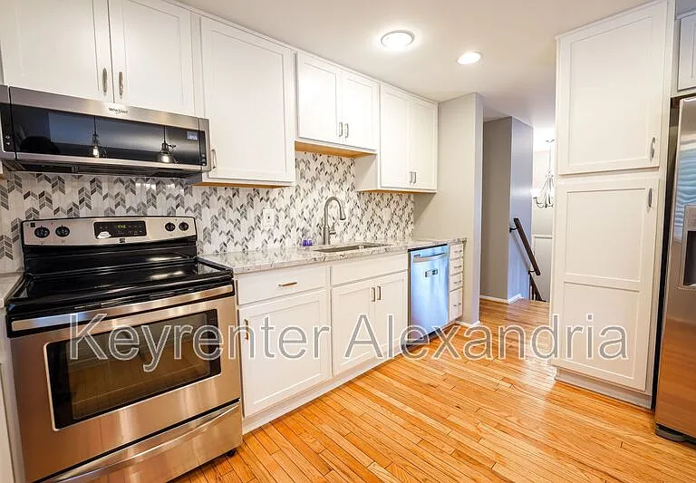 5901 Beech Tree Dr — Photo 12
