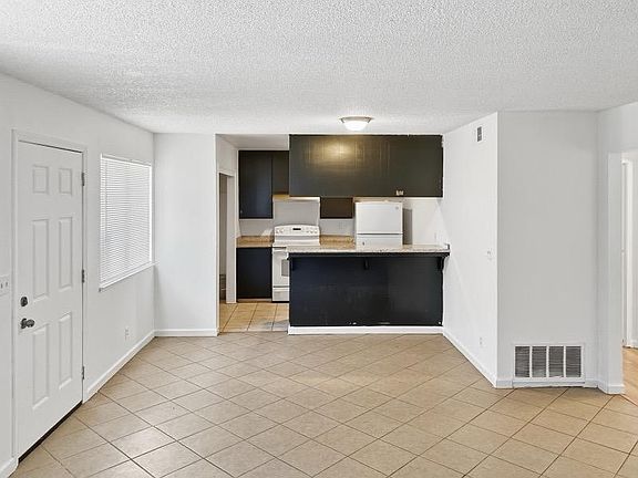 2nd image of 440 Caribrook Way APT 1