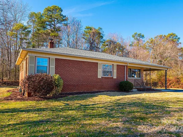 2841 20th St NE, Hickory, NC 28601