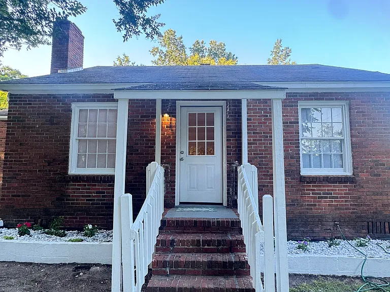 801 Crestmont Dr — Photo 1