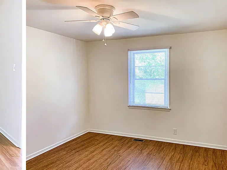 7953B Charlotte Pike — Photo 5