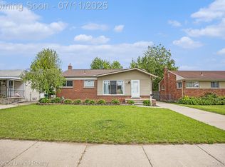 28640 Florence St, Garden City, MI 48135