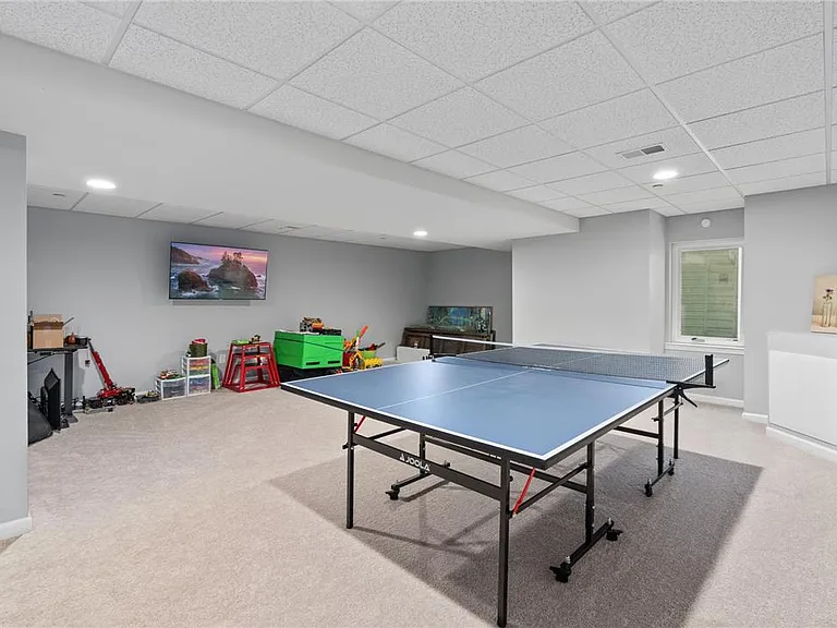 301 Redclover Ln — Photo 43