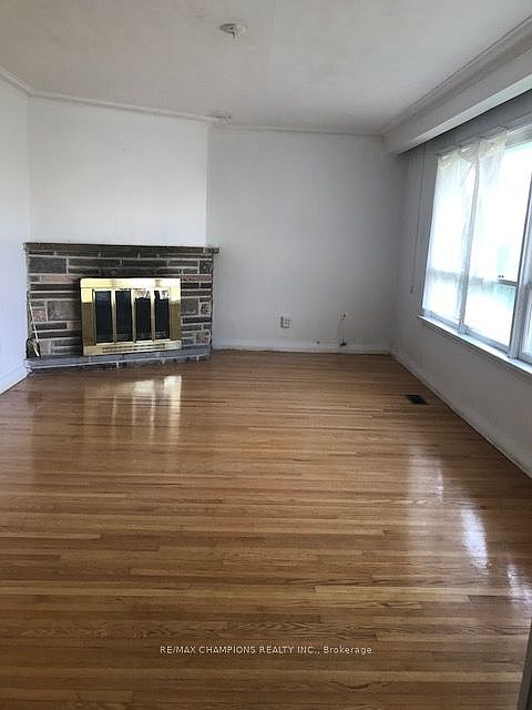 2nd image of 12112 Hurontario St