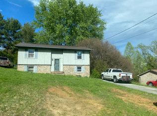 592 Cross Community Rd, Bristol, TN 37620
