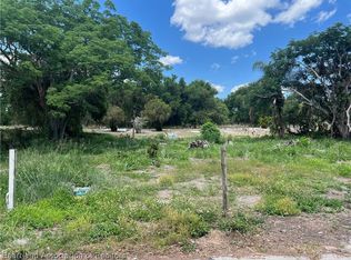 106 Taylor St, Lake Placid, FL 33852