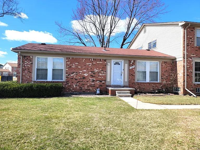 35270 Terrybrook Dr — Photo 1