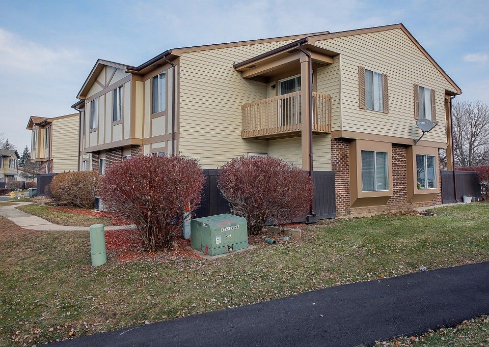 1st image of 4 Fernwood Dr #G