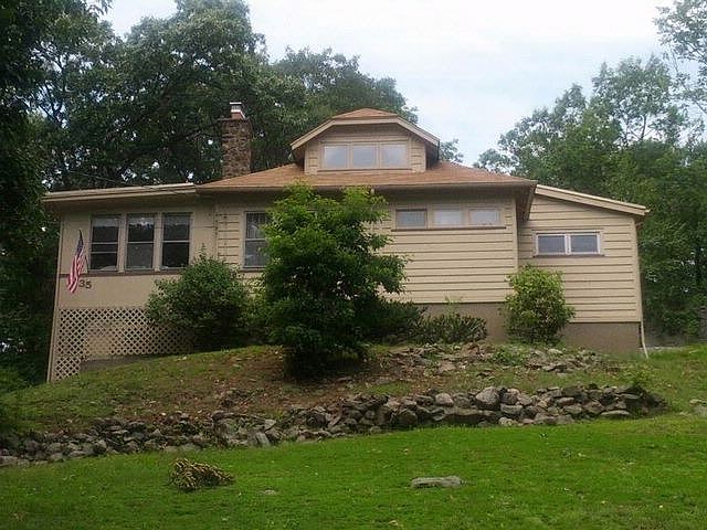 2nd image of 35 Highland Ave