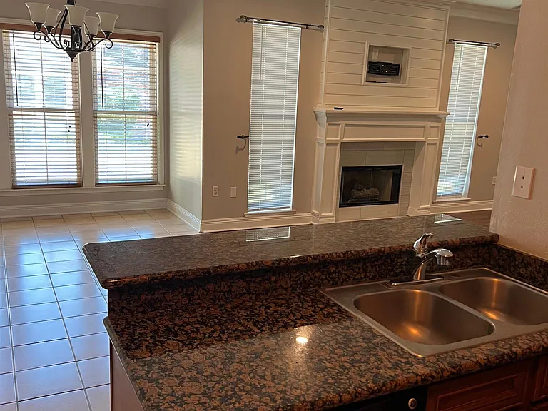 18548 Lake Camellia Ave — Photo 6