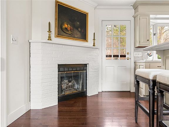 4th image of 615 Cayuga Heights Rd