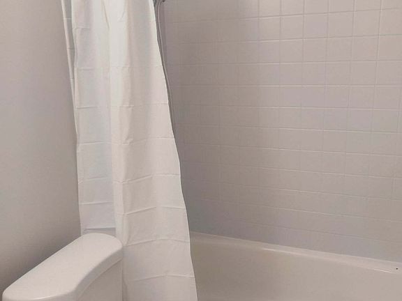 4th image of 1105 2nd Ave APT 34