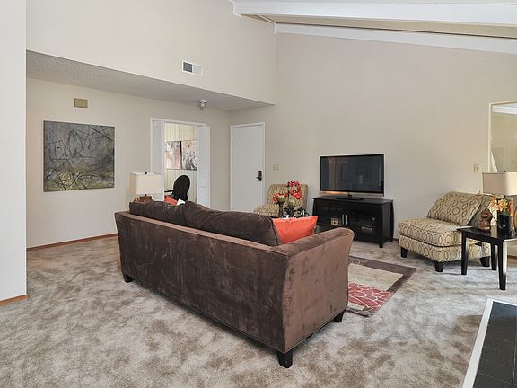 3rd image of 19232 Vineyard Ln
