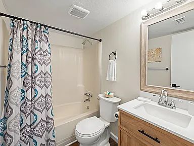 4th image of 209 W Miracle Strip Pkwy APT C201