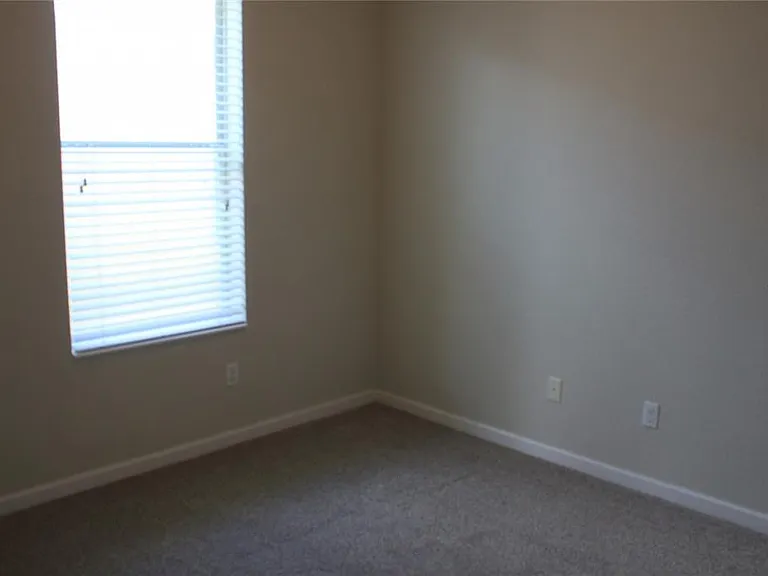 7730 Brofield Ave — Photo 13