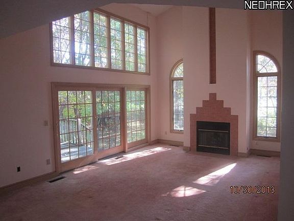 4th image of 1304 Village Dr