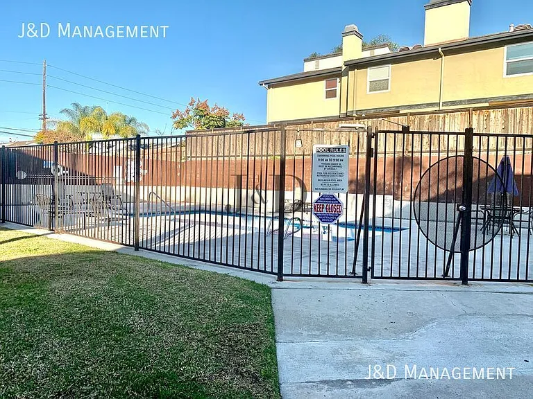 909 S Sunshine Ave S — Photo 7