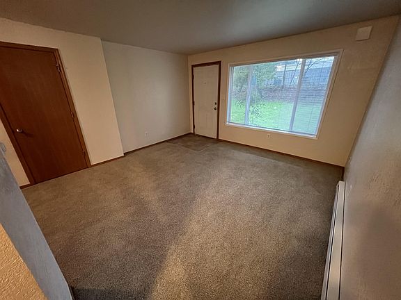 5th image of 1120 Avenue Aunit #105