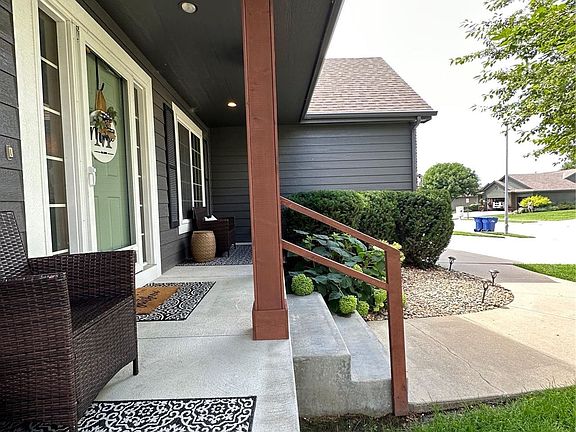 4th image of 16567 Birch Ave