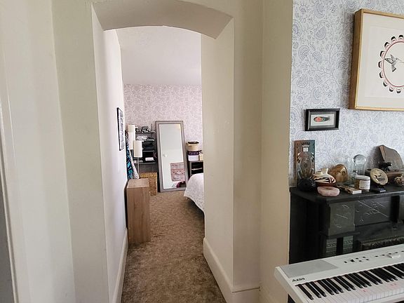 5th image of 580 Holly Ave #1