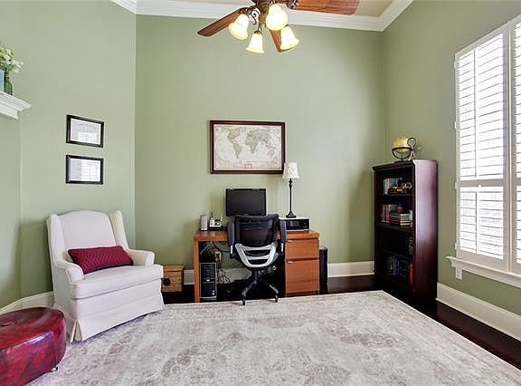 5th image of 615 Bluebonnet Dr